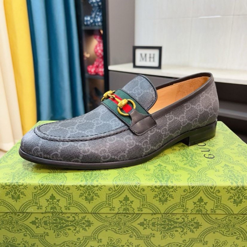 G*u*i leather shoes